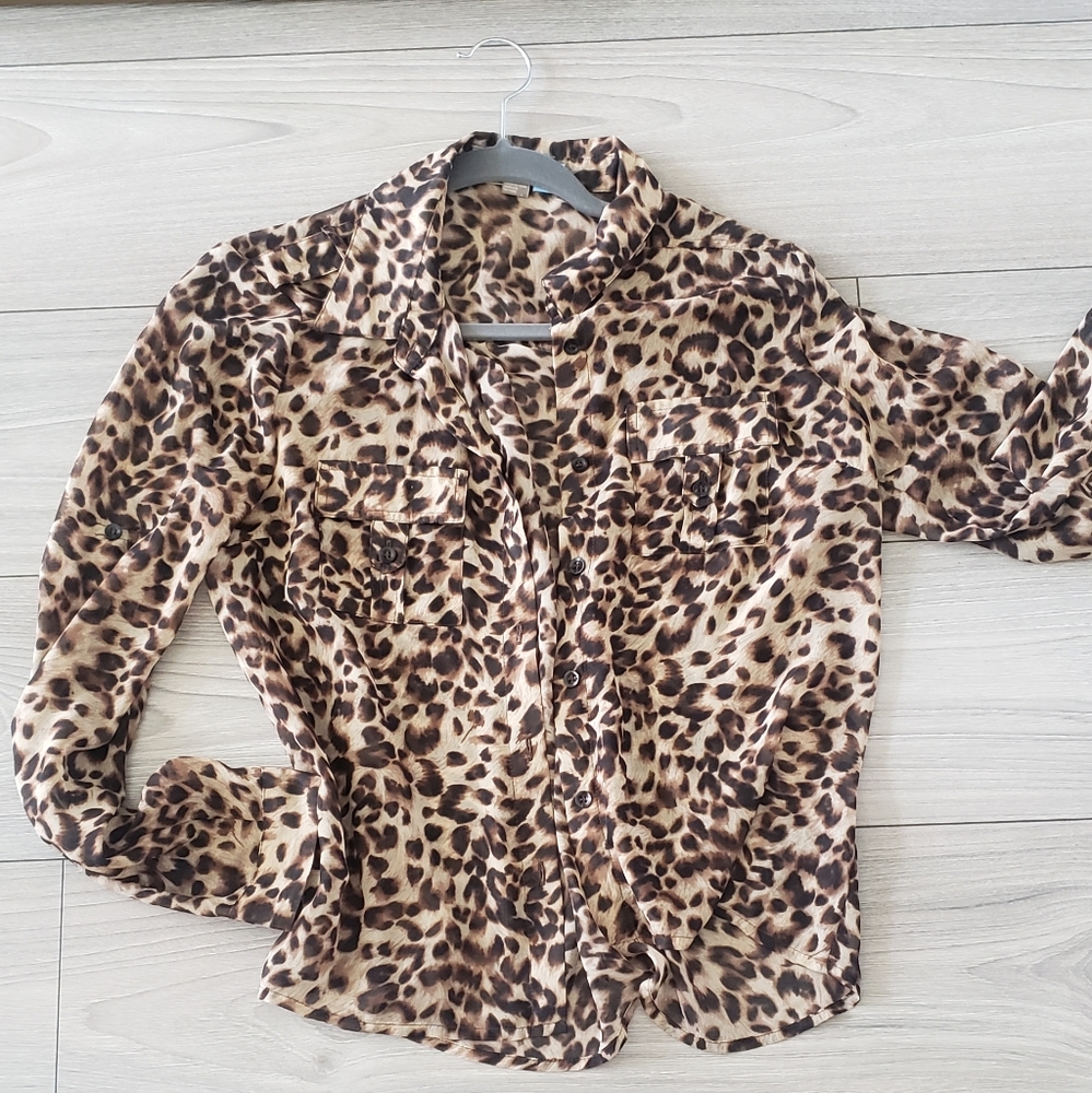 Animal Print Blouse with Collar Size Small